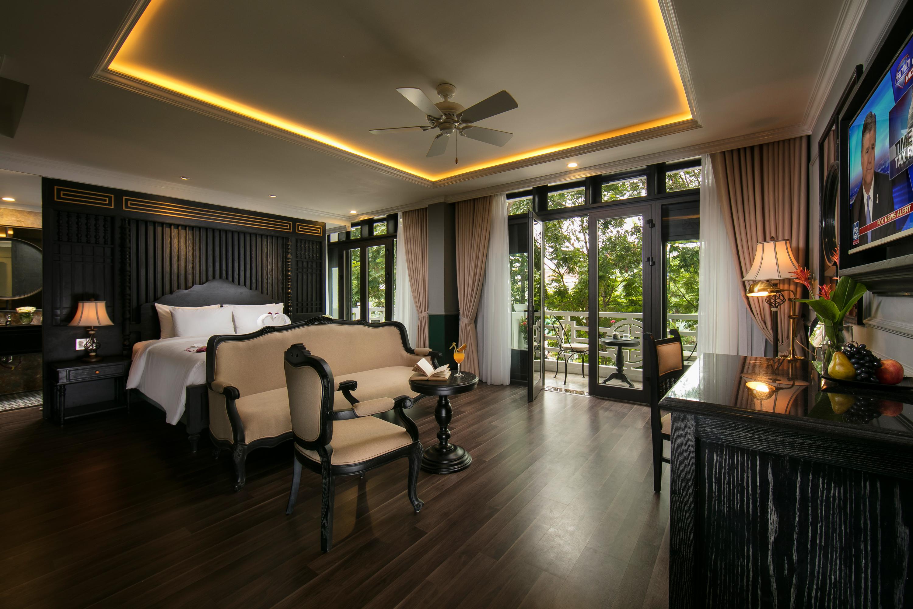 Và Golden Khách sạn 4*