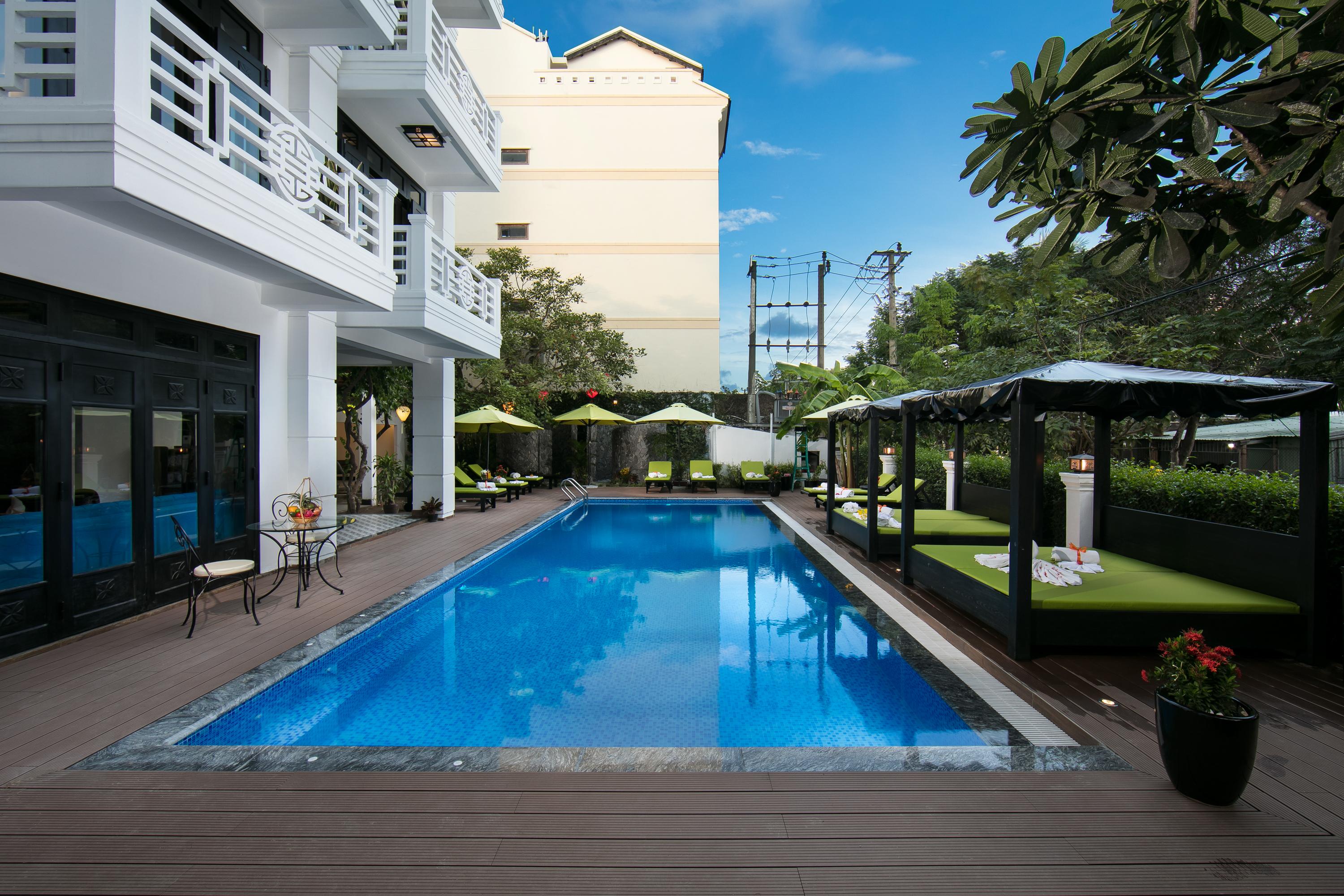 Và Golden Khách sạn 4*