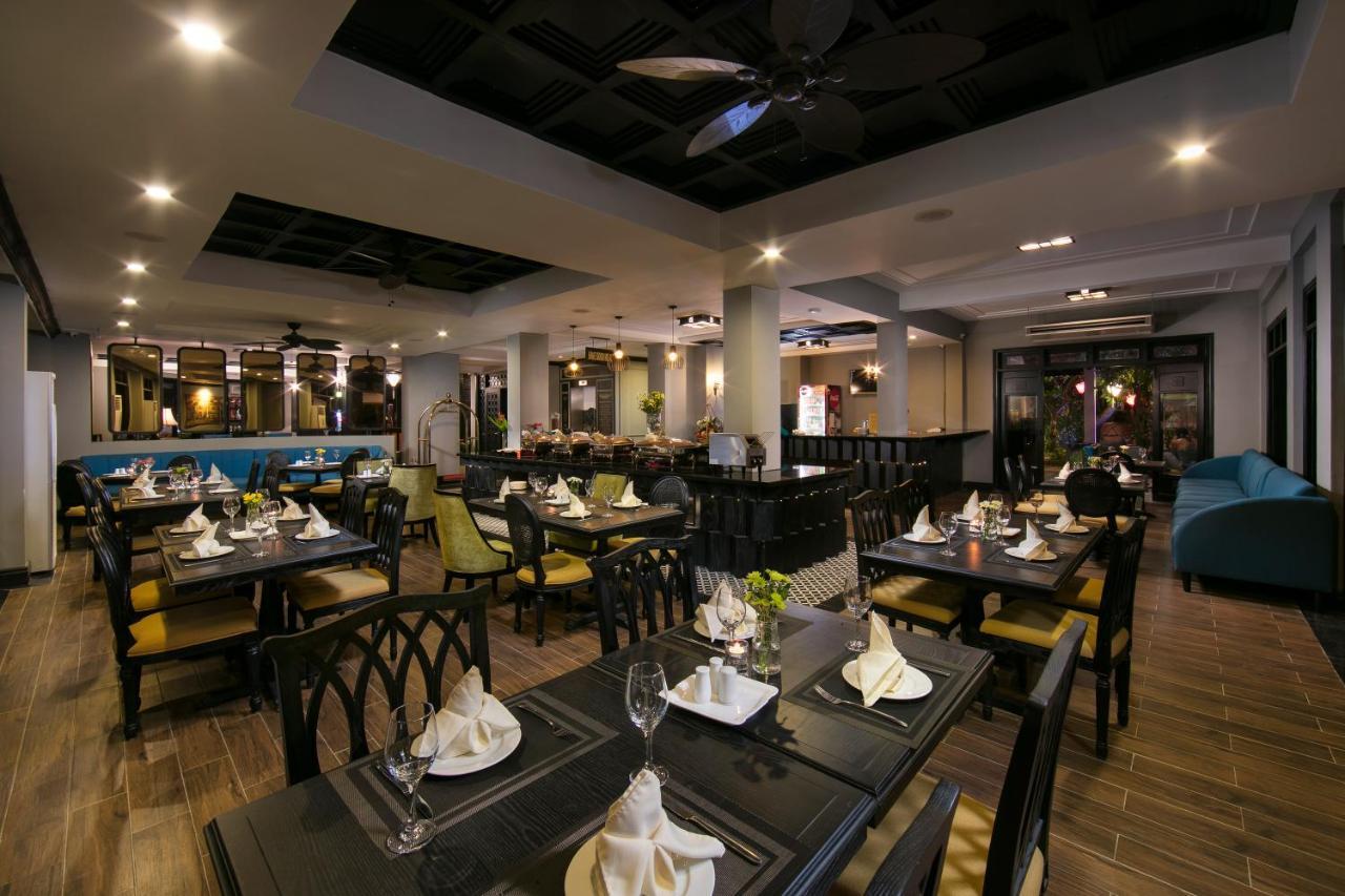 Và Golden Khách sạn 4*